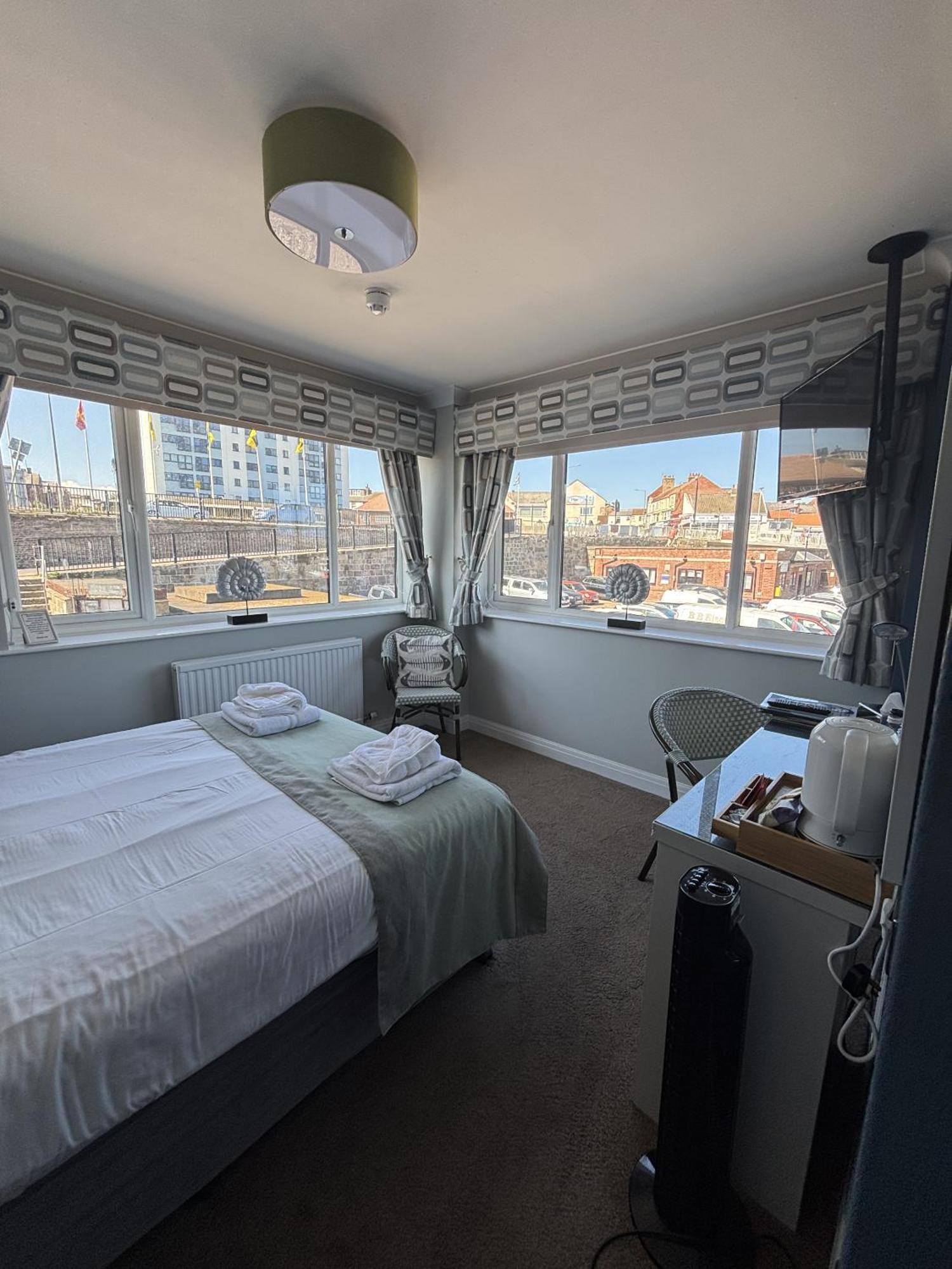 Salt On The Harbour Bed and Breakfast Bridlington Buitenkant foto
